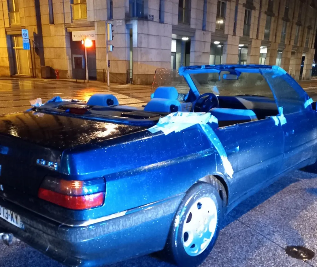 La Peugeot 605, dans une version cabriolet... improvisée